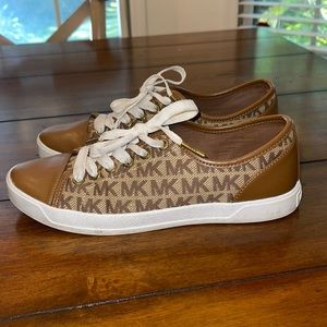 Michael Kors Keaton lace up logo sneakers size 6.5